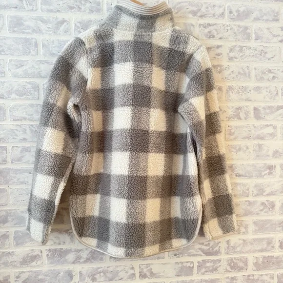 Abercrombie & Fitch Cream and Gray Checkered Fleece - Picture 10 of 11